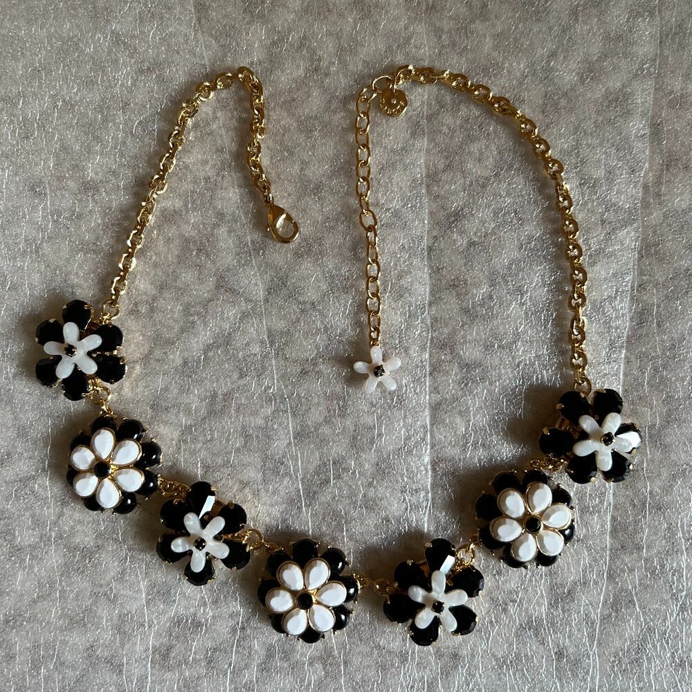 TALBOTS - Black & White Floral Necklace -- Like New - Picture 4 of 12
